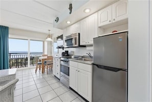 Fridge, microwave, oven, coffee/tea maker