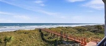 Beacher's Oceanfront Balcony Suite with onsite Front Desk and Staff