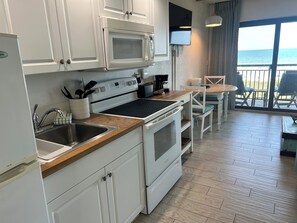 Fridge, microwave, oven, coffee/tea maker