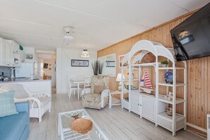 TV, DVD player - Beacher's Oceanfront Balcony Suite with Onsite Front desk and staff (St. Augustine)