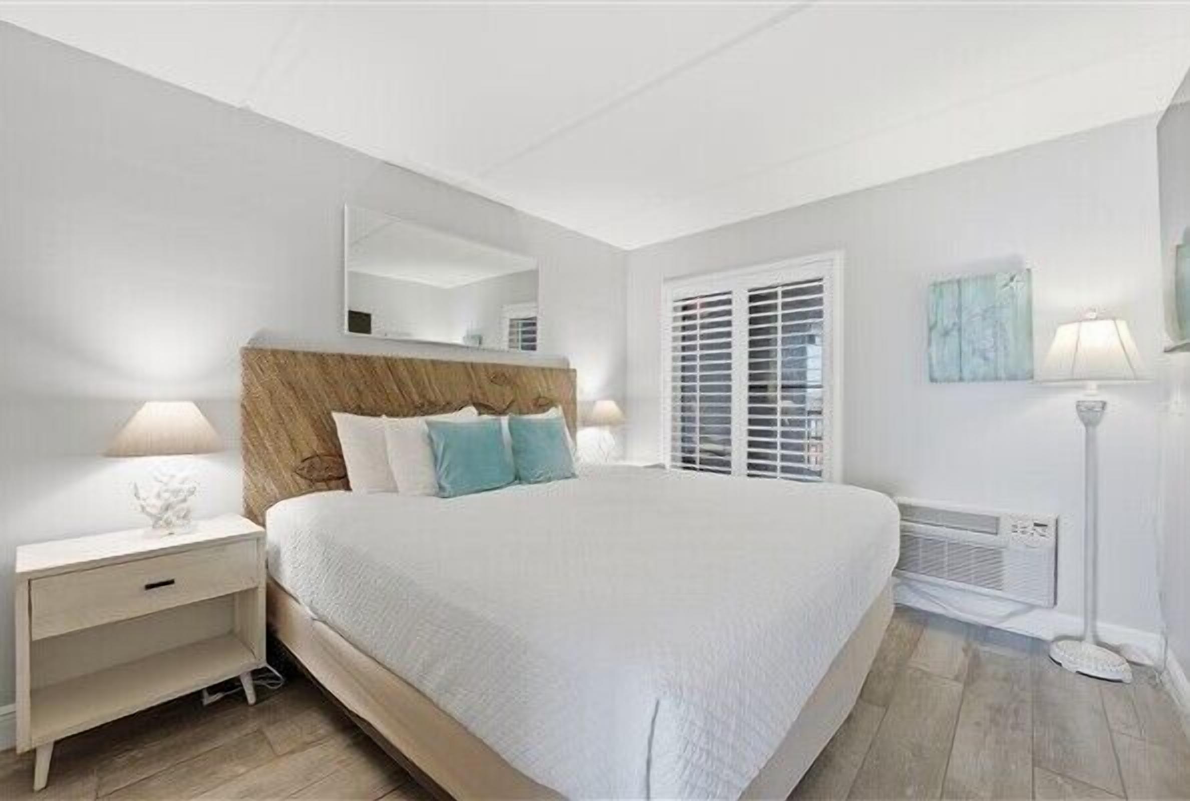 1 bedroom, iron/ironing board, internet, bed sheets