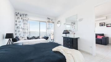 1 chambre, fer et planche Ă repasser, Wi-Fi gratuit, draps fournis