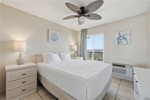 1 soverom, strykejern/-brett, internettilgang og sengetøy