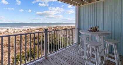Luxurious Oceanfront Condo-Pool-Keyless Checkin-Complete Renovation RR Host