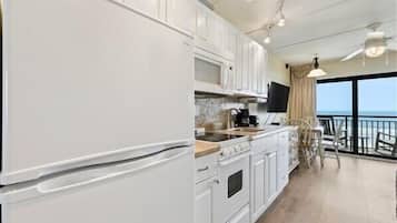 Fridge, microwave, oven, coffee/tea maker