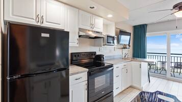 Fridge, microwave, oven, coffee/tea maker