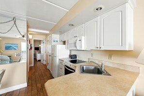 Fridge, microwave, oven, coffee/tea maker