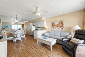 テレビ、DVD プレーヤー