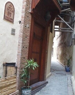 Entrée de l’hébergement