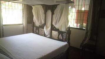 Villa, 2 Bedrooms | 2 bedrooms, desk, free WiFi, bed sheets