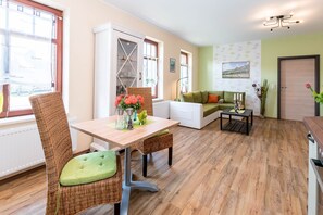 Deluxe Apartment, Private Bathroom | 1 bedroom - Weingut Pawis Appartements (Freyburg)