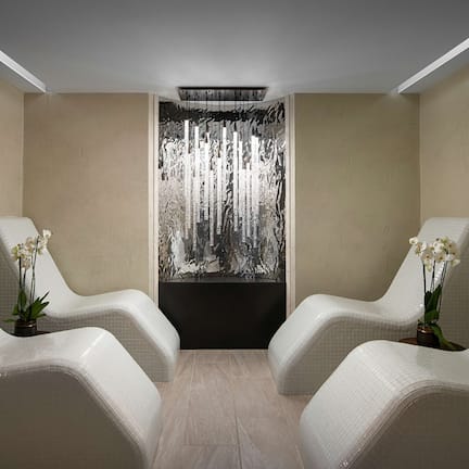Sauna seca, banheira de hidromassagem, sauna a vapor
