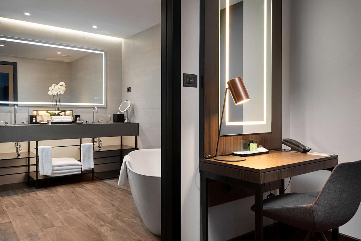 presidential suite | 1 bedroom, minibar, in-room safe, desk