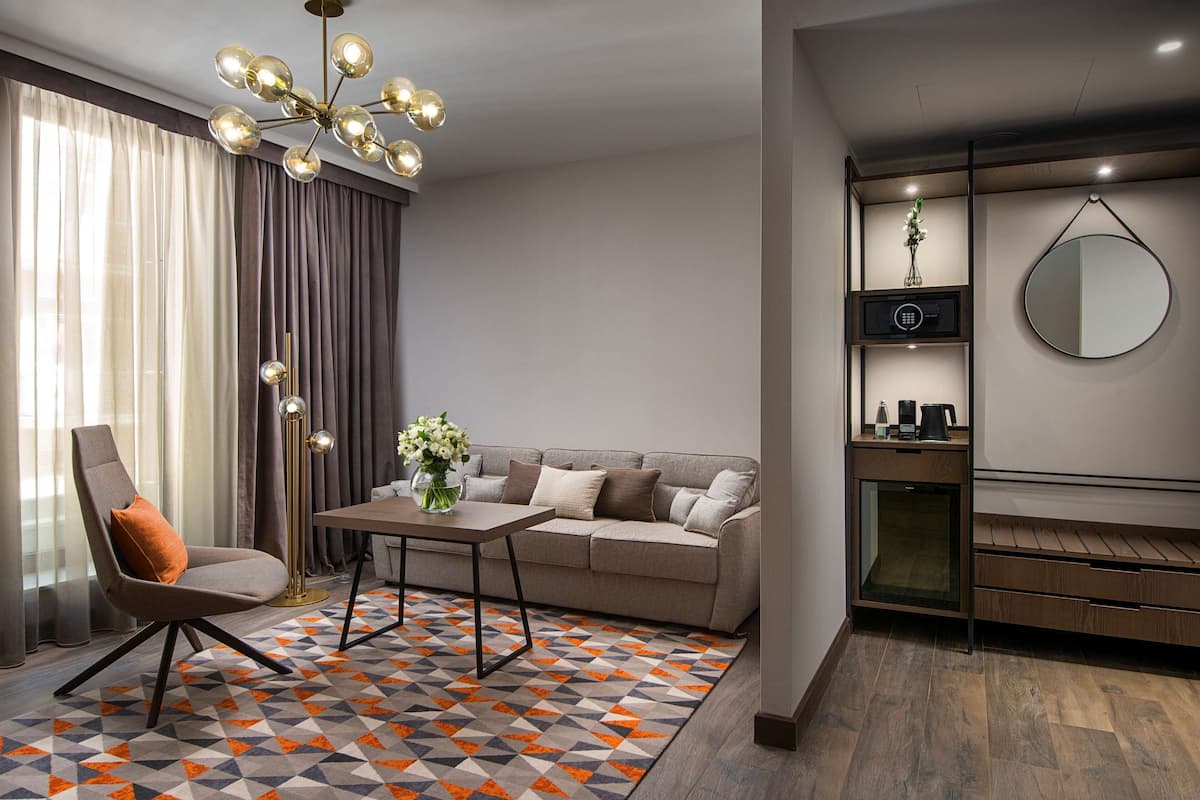 1 bedroom, minibar, in-room safe, desk