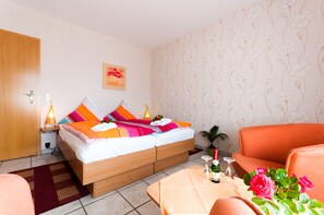 Dobbeltrom – classic | Tempur-Pedic-senger, individuelt dekorert og individuelt innredet