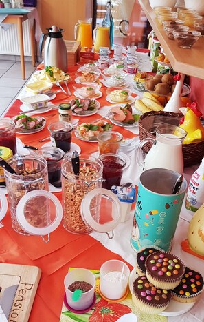 Daily buffet breakfast (EUR 6.5 per person)