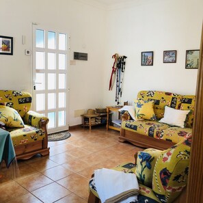 TV - Houses The road of Tamadaba (Vecindad de Enfrente)