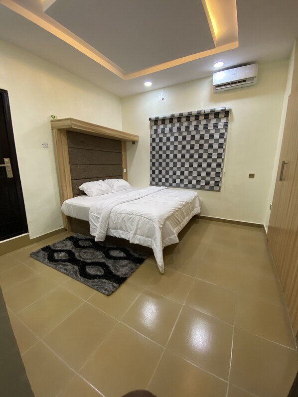 Classic Apartment | Egyptian cotton sheets, premium bedding, down comforters