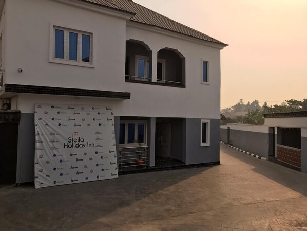 Front of property - Stella Holiday Inn (Ibadan)