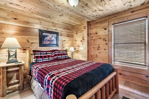 8 bedrooms, iron/ironing board, free WiFi, bed sheets