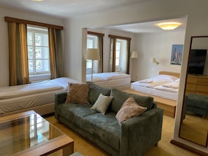 4 bedrooms, WiFi