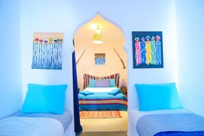 Apartment, 1 Bedroom | 1 bilik tidur, langsir/tirai gelap terus, Wi-fi percuma, cadar katil