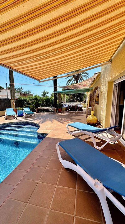 Villa Arte – Artistic Retreat with Pool & Garden in the Bay of Rosas