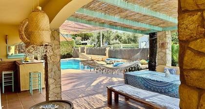 Villa Arte – Artistic Retreat with Pool & Garden in the Bay of Rosas