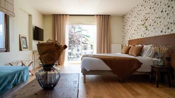 In-room safe, individually decorated, individually furnished, desk