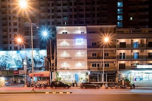 Exterior - Bed n Bev (Pattaya)