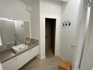 Shower, hair dryer, towels - Calm and sunny (Sainte-Marie-de-Ré)