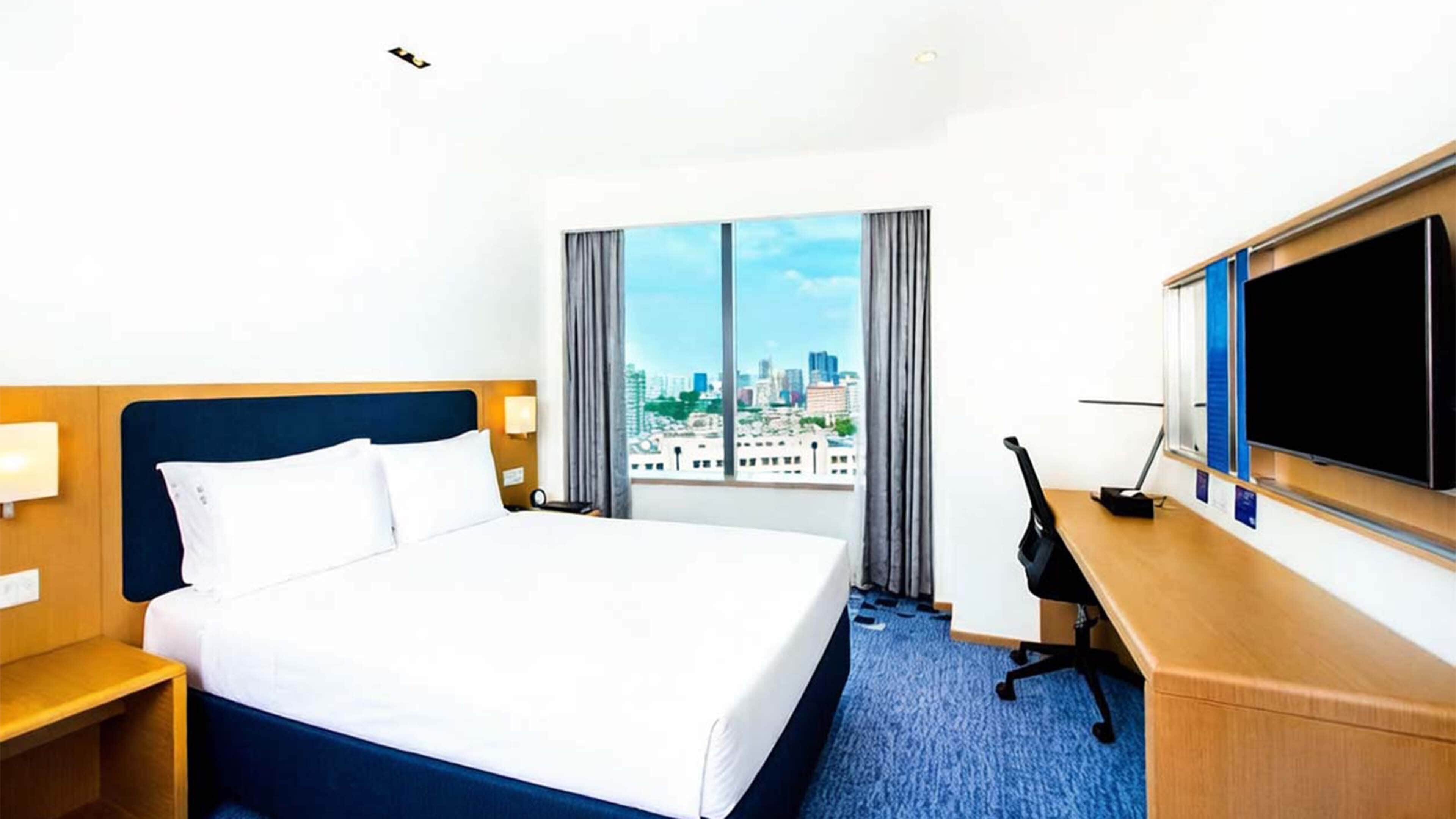 Standardzimmer, 1 Queen-Bett | Zimmersafe, Schreibtisch, Verdunkelungsvorhänge, Bügeleisen/Bügelbrett