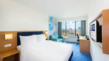 1 habitación, caja de seguridad en la habitación y escritorio