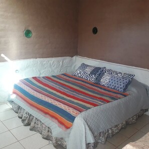 Habitación doble | Espacio para trabajar con laptop, insonorización y wifi gratis