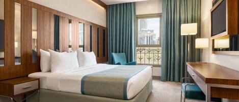 Minibar, in-room safe, iron/ironing board, bed sheets