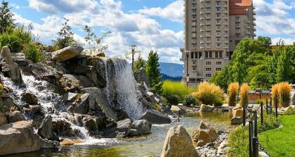 Downtown CDA House with Fire Pit and BBQ