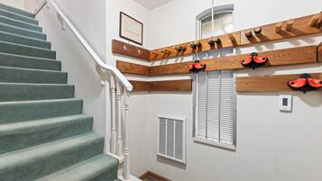 Pintu masuk interior