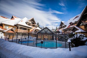 Piscine extérieure, piscine chauffée