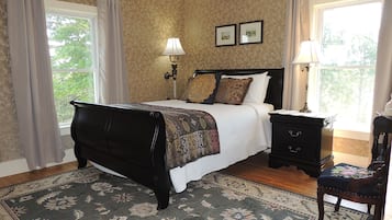 Single Room, 1 Queen Bed, River View (Judah Chandler) | Egyptian cotton sheets, premium bedding, individually decorated