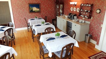Free daily local cuisine breakfast
