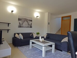 Comfort Apartment, Sea View | Living room | Flat-screen TV - Beach Apartments Tivat (Tivat)