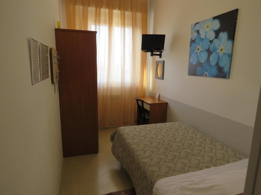 classic single room | 1 bedroom, desk, free wifi, bed sheets