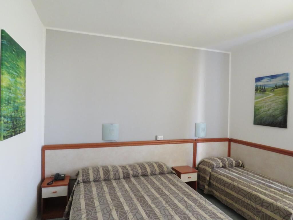 Bureau, Wi-Fi gratuit, draps fournis