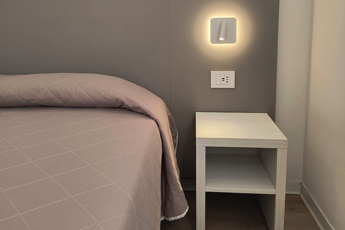 Habitación clásica con 1 cama doble o 2 individuales | Escritorio, wifi gratis, ropa de cama