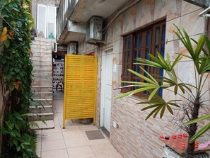 تفاصيل الفندق من الخارج