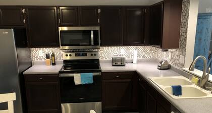 Breathtaking, updated 3 BR/2 BA Home Near Cherry Creek & Quincy Reservoirs
