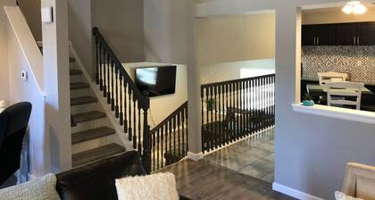 Breathtaking, updated 3 BR/2 BA Home Near Cherry Creek & Quincy Reservoirs