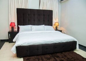 Quarto clássico | Wi-Fi de cortesia, roupa de cama