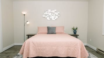 2 chambres, fer et planche à repasser, Wi-Fi gratuit, draps fournis