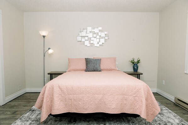 2 bedrooms, iron/ironing board, free WiFi, bed sheets